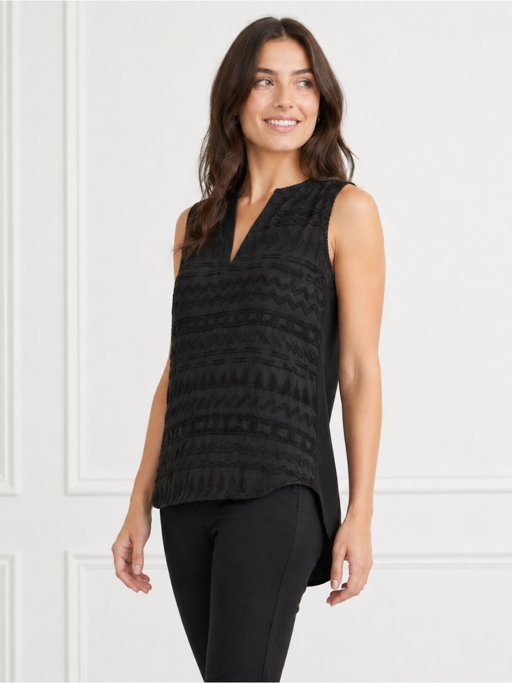 Market & Spruce Black Textured Sleeveless Blouse
